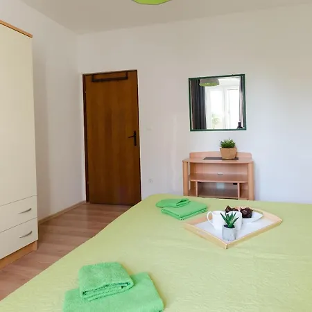Ester Apartment *