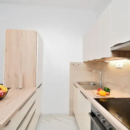 Ester Apartment *