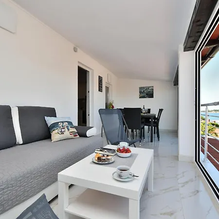 Ester Apartment Funtana