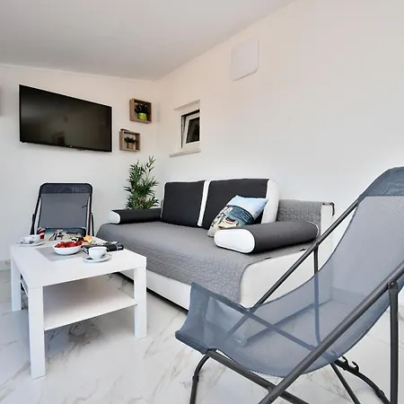 Ester Apartment