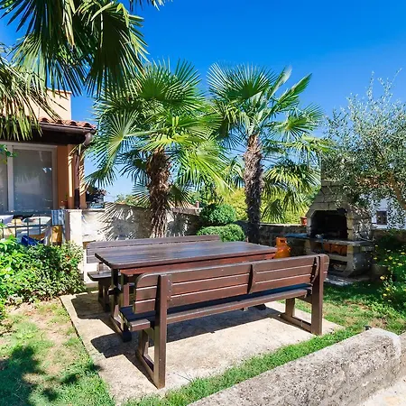 Ester Apartment Funtana