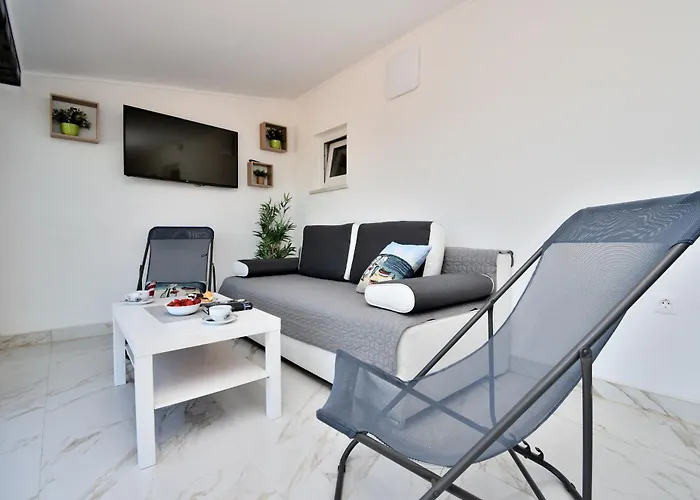 Ester Apartman